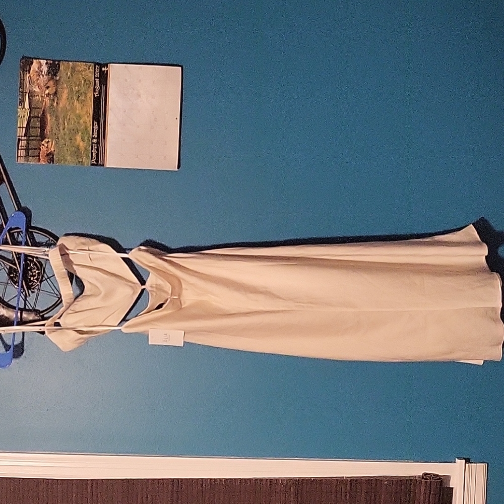 Dress - Picture 3 of 10